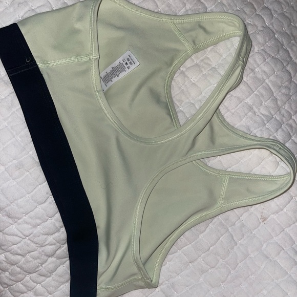 Nike Dri-Fit Sports bra - Picture 2 of 4